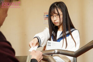 【cawd00377】女生徒の耳元ささやき誘惑に打ちのめされた担任の僕は放課後ラブホや図書室で狂ったように禁断中出しを繰り返した…。 天音ゆい