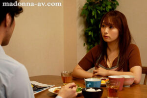 【juq00572】パーソナルトレーナーNTR キックボクシングジムでの汗だく中出し寝取られ映像 白石茉莉奈