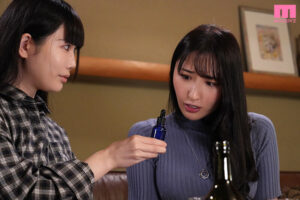 【midv00713】単身赴任から半年… 久しぶりの自宅で真っ先に目にしたのは僕の愛する妻が自宅で知らない男達とアヘアへキメセク乱交している姿だった… 北野未奈