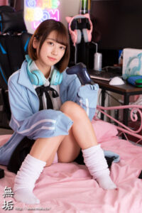 【mukc00037】いつでもおま×こ使い放題! ゲームしながら自由にハメさせてくれるドスケベ引きこもりゲーマー妹 奈築りお