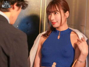 【royd00203】隣人ガチャSSR確定演出。隣に引っ越してきたのはノーブラ乳首ポッチの美乳お姉さん。 水川潤