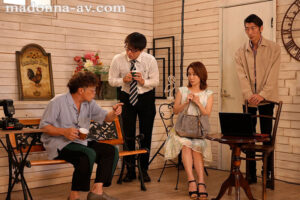 【jur00011】衝撃移籍第3弾ー。オイルと不貞に濡れる、本格寝取られシリーズに登場！！ ヌードモデルNTR 上司と羞恥に溺れた妻の衝撃的浮気映像 小島みなみ