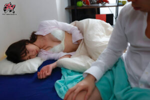 【dass00168】朝、起きたら隣に勃起美女。夢のような展開なのに全く思い出せない…どうやら僕らはセックスしたらしい。 愛沢さら