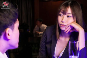 【dass00180】まだイッてないってば!! 煽られるとすぐムキになる即イキ女上司のエビ反り絶頂 黒川すみれ