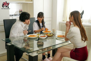 【dass00431】カノジョよりも彼女のお母さんが性癖にぶっ刺さり、勃起しすぎてチ〇ポが痛い。 葵百合香