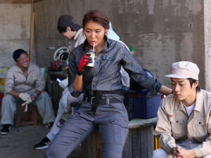 【dvaj00673】ガテン女上司と突然の豪雨で現場から帰れなくなり…カラダを温めあううち色っぽい濡れ髪濡れ肌に理性爆発ワゴン車が揺れるほどカーセク中出ししまくった 三岳ゆうな