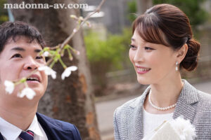 【juq00384】性欲も感度も最高潮!!最高峰のアラフィフ人妻・専属第2弾!! 卒業式の後に…大人になった君へ義母からの贈り物―。 松本翔子