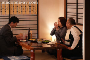 【juq00435】取引先の傲慢社長に中出しされ続けた出張接待。 専属美女、イイ女のスーツ『美』―。 藤かんな