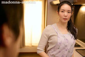 【jur00379】ヨガで感度が高まった欲求不満のムチムチ肢体ー。 豊満叔母をむしゃぶり尽くす汁だく潮まみれSEX 盛永いろは