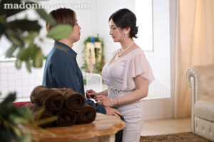 【jur00553】身も心も相性抜群の2人ー。 ’想い’と’唇’が重なる濃密接吻ソープ 溢れんばかりのHcupにクギ付け、シリーズ待望‘木村玲衣’登場―。