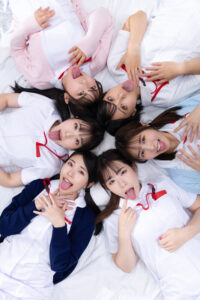 【real00902】喉シゴきバキューム病院 私たちは苦しくても、えずいても、吐きそうでも、涙が出ても、一生懸命に喉の奥の奥の方まで男性器を受け入れます。