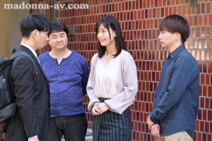 【roe00264】家族皆が巣立った実家で、母と過ごす近親相姦の日々ー。 吉永塔子