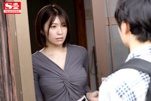 【sone00341】昔から大好きだった幼馴染が親父の女になって僕に性行為をわざと覗かせてくる。 つばさ舞