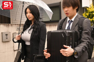 【sone00737】面倒見が良く優しいKカップの女上司とまさかの相部屋 AM0:00 酔った先輩は童貞の僕でも押せばヤレそうです みなみ羽琉