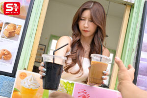 【sone00959】SNSでバズった美人すぎるドライブスルー店員さんが裏でめっっちゃ犯●れてた。 七ツ森りり