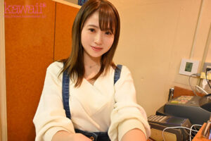 【cawd00554】ダマでAVデビューしちゃった激カワ美容専門学生に再突撃個撮(嘘)で報酬出す代わりに3P&ナマ中出し解禁ドキュメント映像 白浜みなみ