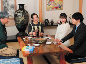 【dvaj00702】「お願い、この週末だけ恋人のフリして?」同僚OLの両親を安心させるため婚約者に成りすますうち二人でお風呂に入ることになり…濡れテカる美巨乳にたまらず即パコ恋人設定に便乗して3日間ハメまくった 柏木こなつ