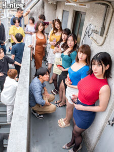 【huntc00302】団地内立ちんぼ若妻！ホ別1.5？自宅でヤレばホテル代無料！交渉次第でNNOK！援交・割り切りする若妻たちは最近公園で取り締まりが厳しく…