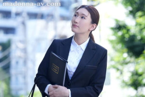 【jur00113】麗しきランジェリー、唾液と精液で汚れた酬いの人妻保険外交員 小谷舞花