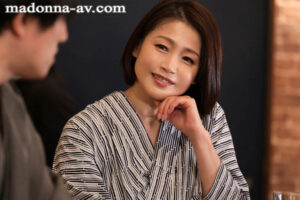 【roe00145】男友達と訪れた秘湯の里で…。暇と情欲を持て余す人妻に‘痴女搾精‘された温泉旅行-。 友田真希