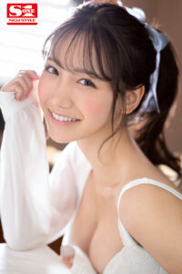 【sone00111】アナタの最高オナニーのために三田真鈴が可愛く見つめておち●こを刺激、そして何度も射精を笑顔で受け止める…大量顔射スマイルオナサポ