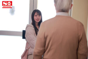 【sone00272】年末年始、広い学生寮で女学生とおじさん管理人が2人きり… 禁断シチュに欲情した中年ち●ぽと寂しさ埋めたい若い少女おま●こは相性良すぎて合体し続けた。 浅野こころ