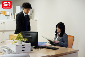 【sone00792】美人上司と愛妻家の僕、同じ部屋でベッドはひとつ。朝まで搾り尽くされた出張先NTR相部屋 金松季歩